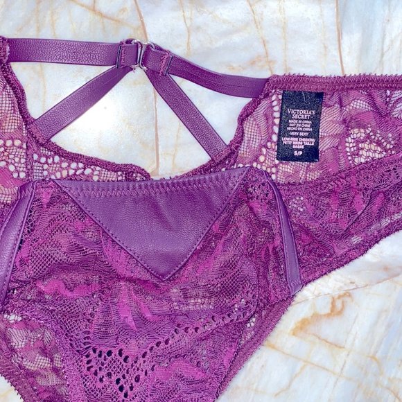 2 Pc Bombshell Set: 32C Bra and Small Panty Faux Leather Purple Red Lace RARE - Picture 9 of 14